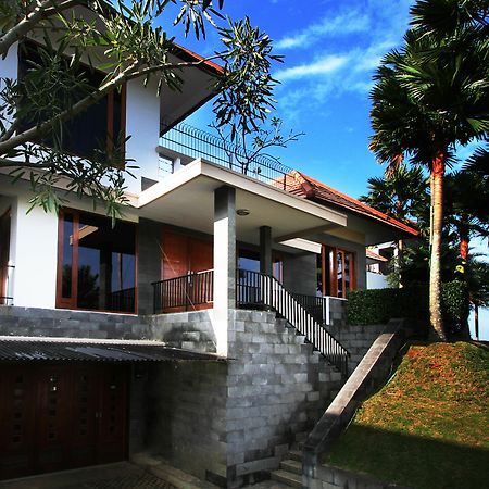 Kencana Villa Dago Bandung Esterno foto