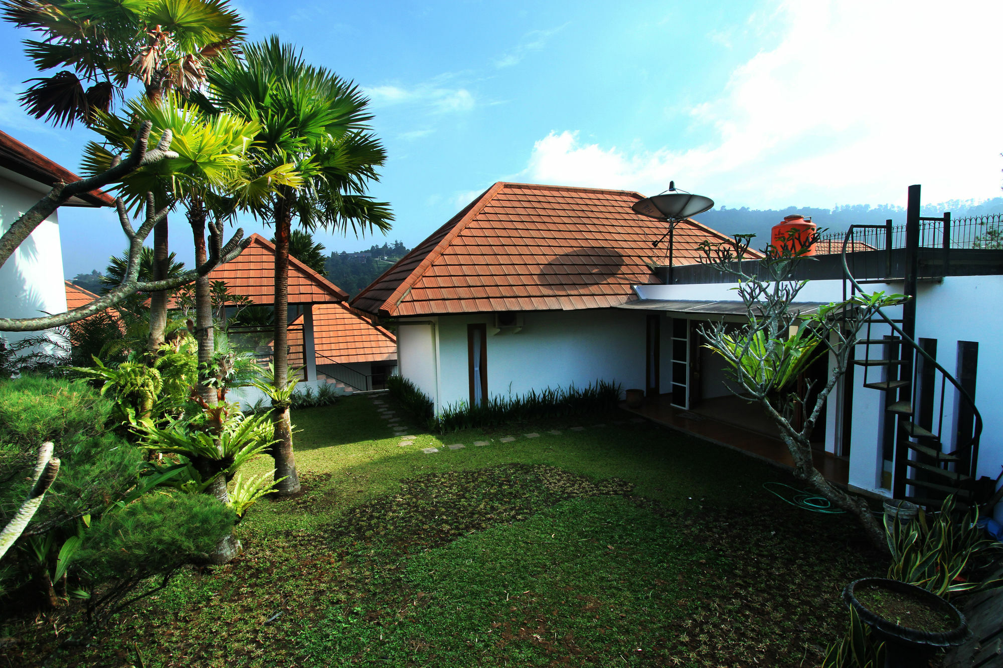 Kencana Villa Dago Bandung Esterno foto